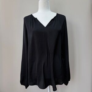 Old Navy Black Women's Long Sleeve Silky Blouse